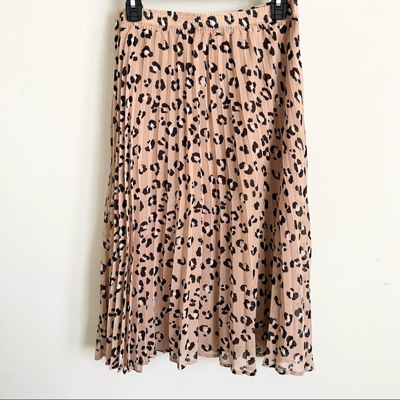 A New Day Pleated Leopard Skirt - Picture 3 of 9